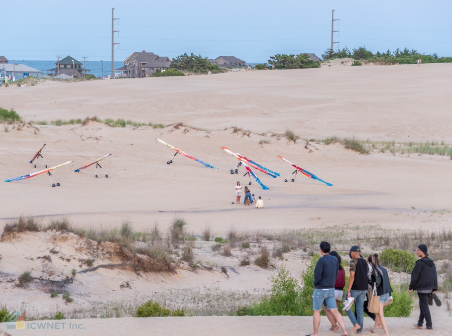 Jockeys Ridge State Park hang gliders from Kitty Hawk Kites