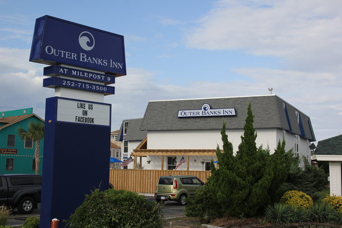 Outer Banks Inn exterior and sign