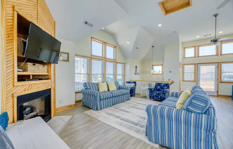 3 Buoys, 1 Gull 317-A