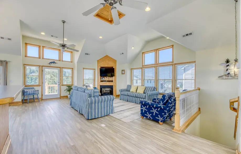 3 Buoys, 1 Gull 317-A